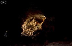 Vu du sud le départ de la galerie de la décantation dans la grotte de Zhujiadadong ( Lemin-Xiangshui, Panxian, Guizhou).