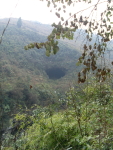 Entrée de la résurgence perchée de Dadongpiandong - 大洞偏洞 - (Suiyang 绥阳, Zunyi Shi 遵义市, Guizhou 贵州省, Chine)