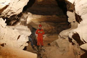 Séance topographie durant le stage de formation. Grotte de Shanwangdong 山王洞 - réseau de Shuanghedongqun 双河洞 - (Suiyang 绥阳, Zunyi Shi 遵义市, Guizhou 贵州省, Chine 中国)