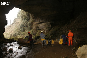 Galerie d'entrée de la Grotte de Dadongpiandong - 大洞偏洞 - (Suiyang 绥阳, Zunyi Shi 遵义市, Guizhou 贵州省, Chine)