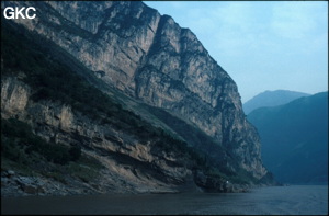 Gigantesque falaise quelque part dans les 3 gorges du Yangtse.