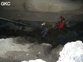 Petit ressaut dans la Grotte de Hetaopingdong - 核桃坪洞 (Wenquan, Suiyang 绥阳, Zunyi Shi 遵义市, Guizhou 贵州省, Chine)