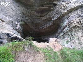 Le porche d'entrée de la grotte de Pixiaodong 皮硝洞. - réseau de Shuanghedongqun 双河洞 - (Wenquan, Suiyang 绥阳, Zunyi 遵义市, Guizhou 贵州省)