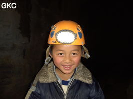 Compagnon d'exploration dans la Grotte de Hetaopingdong - 核桃坪洞 (Wenquan, Suiyang 绥阳, Zunyi Shi 遵义市, Guizhou 贵州省, Chine)