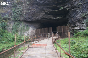 Premier travaux d'aménagement de l'entrée de la résurgence de Shuangheshuidong 双河水洞. - réseau de Shuanghedongqun 双河洞 - (Wenquan, Suiyang 绥阳, Zunyi Shi 遵义市, Guizhou 贵州省, Chine 中国)