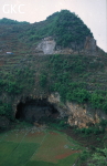 Le porche amont de la grotte de Zhujiadadong est l’ancienne perte de la rivière Xiangshuihe (Lemin, district de Panxian, Guizhou).