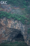 Ancienne grotte-tunnel de Laoyandong recoupée par le creusement du canyon (système de Biyun, district de Panxian, Guizhou).Old Laoyandong tunnel-cave cut by the canyon  (system of Biyun, Panxian County, Guizhou).