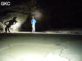 La salle des gours blancs grotte de Laoyingwodong - 老鹰窝洞 (Santang 三塘, Zhijin 织金, Bijie Diqu 毕节地区, Guizhou 贵州省, Chine)