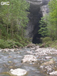 Porche d'entrée de la grotte-perte de Laoyingyan - 老鹰 (Santang 三塘, Zhijin 织金, Bijie Diqu 毕节地区, Guizhou 贵州省, Chine)