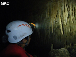 Grotte de Miaodong 苗洞 (Tangbian 塘边, Pingtang 平塘, Qiannan 黔南, Guizhou 贵州省, Chine)