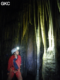 Grotte de Miaodong 苗洞 (Tangbian 塘边, Pingtang 平塘, Qiannan 黔南, Guizhou 贵州省, Chine)