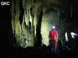 Grotte de Miaodong 苗洞 (Tangbian 塘边, Pingtang 平塘, Qiannan 黔南, Guizhou 贵州省, Chine)