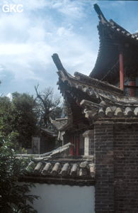 Temple dans le parc touristique de la résurgence de Heilongtan. (Lijiang Yunnan)