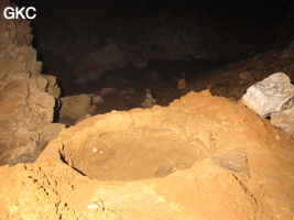 Percolateur, grotte de Yanwangdong (Grotte du roi des fantômes) 阎王洞 (Guizhou 贵州省, Qiannan 黔南, Pingtang 平塘).