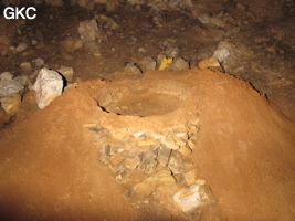 Percolateur, grotte de Yanwangdong (Grotte du roi des fantômes) 阎王洞 (Guizhou 贵州省, Qiannan 黔南, Pingtang 平塘).