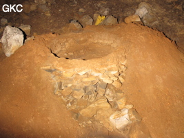 Percolateur, grotte de Yanwangdong (Grotte du roi des fantômes) 阎王洞 (Guizhou 贵州省, Qiannan 黔南, Pingtang 平塘).