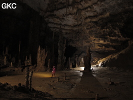 Galerie dans la grotte de Shuidong 水洞  (Qiannan 黔南, Pingtang 平塘, Guizhou 贵州省, Chine).