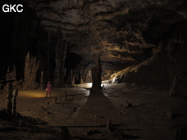 Galerie dans la grotte de Shuidong 水洞  (Qiannan 黔南, Pingtang 平塘, Guizhou 贵州省, Chine).