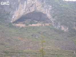 Entrée de la grande grotte fortifiée (Guizhou 贵州省, Qiannan 黔南, Pingtang 平塘).