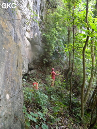 La petite entrée nord de Zhulingdong 竹林洞 (Guizhou 贵州省, Qiannan 黔南, Pingtang 平塘).