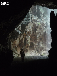 Dans le réseau de Mawangdong 麻王洞 -Lingshandong 灵山洞, la galerie au bas du puits d'entrée de la grotte de Qicaidong - Yonghedong 七彩洞-永和洞 (Guizhou 贵州省, Zunyi 遵義, Zheng'an 正安, Fuyan 郛鄢).