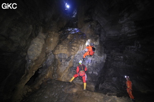 Bas du Puits Des Déchets, Grotte de Shanwangdong 山王洞 - réseau de Shuanghedongqun 双河洞 - (Suiyang 绥阳, Zunyi Shi 遵义市, Guizhou 贵州省, Chine 中国)