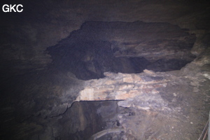 Pont rocheux dans la Grotte de Dafengdong 大风洞 - réseau de Shuanghedongqun 双河洞 - (Suiyang 绥阳,  Zunyi Shi 遵义市, Guizhou 贵州省)