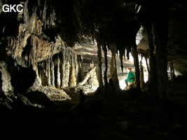 Concrétions dans la grotte de Lingshandong 灵山洞 - réseau de Mawangdong 麻王洞 -. (Fuyan, Zheng'an 正安, Zunyi Shi 遵义市, Guizhou 贵州省, Chine 中国)