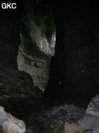 Galerie d'entrée de Yinhedong 阴河洞. (Suiyang 绥阳, Zunyi Shi 遵义市, Guizhou 贵州省, Chine)