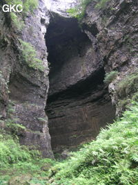 Le porche d'entrée de Yinhedong 阴河洞. (Suiyang 绥阳, Zunyi Shi 遵义市, Guizhou 贵州省, Chine)