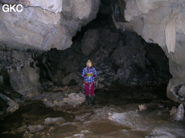 Jean Pierre Barbary en topographie, grotte perte de Xiaoshuidong 消水洞. (Wuluo, district autonome Miao de Songtao 松桃苗族自治县, Tongren, Guizhou)