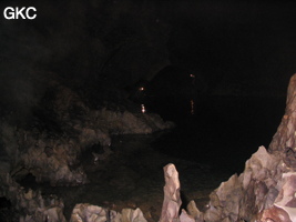 Lac dans  le collecteur de l'exsurgence de Mawandong 麻湾洞 (Grotte du virage). (Banzhu, Zheng'an, Zunyi, Guizhou)