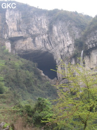 Le grand porche d'entrée de la grotte de Mawangdong 麻王洞. (Guizhou, Zunyi, Zheng'an, Fuyuan)
