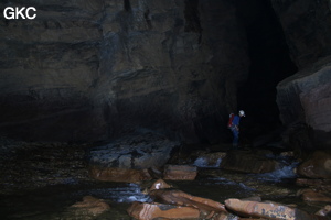 La rivière souterraine de la grotte de Longqiaogedong (Grotte de la pagode de l'arche du dragon) 龙桥阁洞. - réseau de Longnudong 龙女洞 - (Shipin, Zheng'an 正安, Zunyi Shi 遵义市, Guizhou 贵州省, Chine 中国)