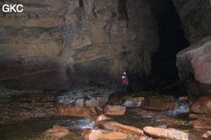 La rivière souterraine de la grotte de Longqiaogedong (Grotte de la pagode de l'arche du dragon) 龙桥阁洞. - réseau de Longnudong 龙女洞 - (Shipin, Zheng'an 正安, Zunyi Shi 遵义市, Guizhou 贵州省, Chine 中国)