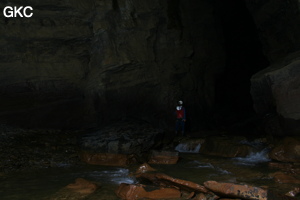 La rivière souterraine de la grotte de Longqiaogedong (Grotte de la pagode de l'arche du dragon) 龙桥阁洞. - réseau de Longnudong 龙女洞 - (Shipin, Zheng'an 正安, Zunyi Shi 遵义市, Guizhou 贵州省, Chine 中国)