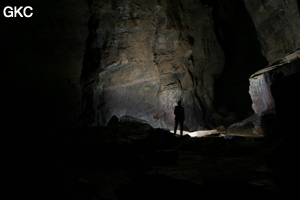 La rivière souterraine de la grotte de Longqiaogedong (Grotte de la pagode de l'arche du dragon) 龙桥阁洞. - réseau de Longnudong 龙女洞 - (Shipin, Zheng'an 正安, Zunyi Shi 遵义市, Guizhou 贵州省, Chine 中国)