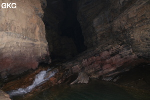 La rivière souterraine de la grotte de Longqiaogedong (Grotte de la pagode de l'arche du dragon) 龙桥阁洞. - réseau de Longnudong 龙女洞 - (Shipin, Zheng'an 正安, Zunyi Shi 遵义市, Guizhou 贵州省, Chine 中国)