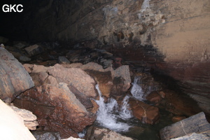 La rivière souterraine de la grotte de Longqiaogedong (Grotte de la pagode de l'arche du dragon) 龙桥阁洞. - réseau de Longnudong 龙女洞 - (Shipin, Zheng'an 正安, Zunyi Shi 遵义市, Guizhou 贵州省, Chine 中国)