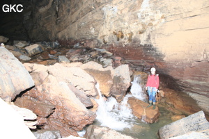 La rivière souterraine de la grotte de Longqiaogedong (Grotte de la pagode de l'arche du dragon) 龙桥阁洞. - réseau de Longnudong 龙女洞 - (Shipin, Zheng'an 正安, Zunyi Shi 遵义市, Guizhou 贵州省, Chine 中国)