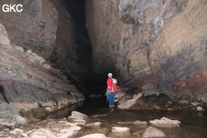 La rivière souterraine de la grotte de Longqiaogedong (Grotte de la pagode de l'arche du dragon) 龙桥阁洞. - réseau de Longnudong 龙女洞 - (Shipin, Zheng'an 正安, Zunyi Shi 遵义市, Guizhou 贵州省, Chine 中国)