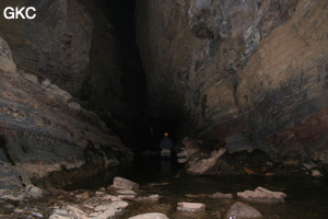 La rivière souterraine de la grotte de Longqiaogedong (Grotte de la pagode de l'arche du dragon) 龙桥阁洞. - réseau de Longnudong 龙女洞 - (Shipin, Zheng'an 正安, Zunyi Shi 遵义市, Guizhou 贵州省, Chine 中国)