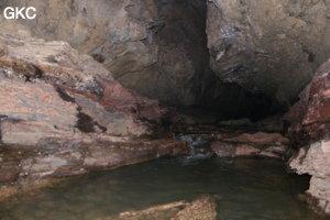 La rivière souterraine de la grotte de Longqiaogedong (Grotte de la pagode de l'arche du dragon) 龙桥阁洞. - réseau de Longnudong 龙女洞 - (Shipin, Zheng'an 正安, Zunyi Shi 遵义市, Guizhou 贵州省, Chine 中国)