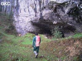 Le porche d'entrée de la Grotte de Lingshandong 灵山洞 - réseau de Mawangdong 麻王洞 - (Fuyan, Zheng'an 正安, Zunyi Shi 遵义市, Guizhou 贵州省, Chine 中国)