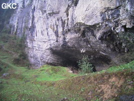 Le porche d'entrée de la Grotte de Lingshandong 灵山洞 - réseau de Mawangdong 麻王洞 - (Fuyan, Zheng'an 正安, Zunyi Shi 遵义市, Guizhou 贵州省, Chine 中国)