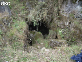 Entrée de la grotte de Longnudong 龙女洞. (Shipin, Zheng'an, Zunyi, Guizhou) 