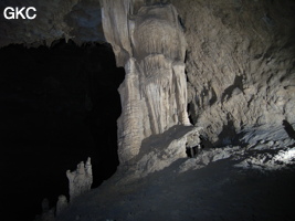 Concrétions dans la grotte de Dadong 大洞 (Wenquan, Suiyang 绥阳, Zunyi, 遵义市 Guizhou 贵州省)