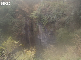 Le puits d'entrée de 155 mètres du gouffre de Xiaokengyan 消坑岩 .(Banzhu, Zheng'an 正安, Zunyi, Guizhou)