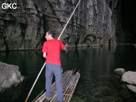 Essai de navigation locale dans la Grotte résurgence de Yanzidong 燕子洞 (Xiantang 羡塘镇, Huishui 惠水, Guizhou 贵州省, Qiannan 黔南, Chine 中国).