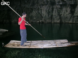 Essai de navigation locale dans la Grotte résurgence de Yanzidong 燕子洞 (Xiantang 羡塘镇, Huishui 惠水, Guizhou 贵州省, Qiannan 黔南, Chine 中国).